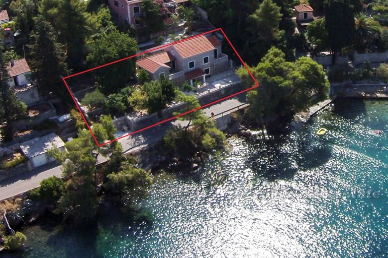 wyspa Brac. odnowiony dom