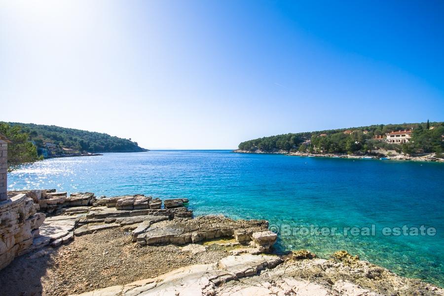 Island of Brac, 30 unfinished apartments