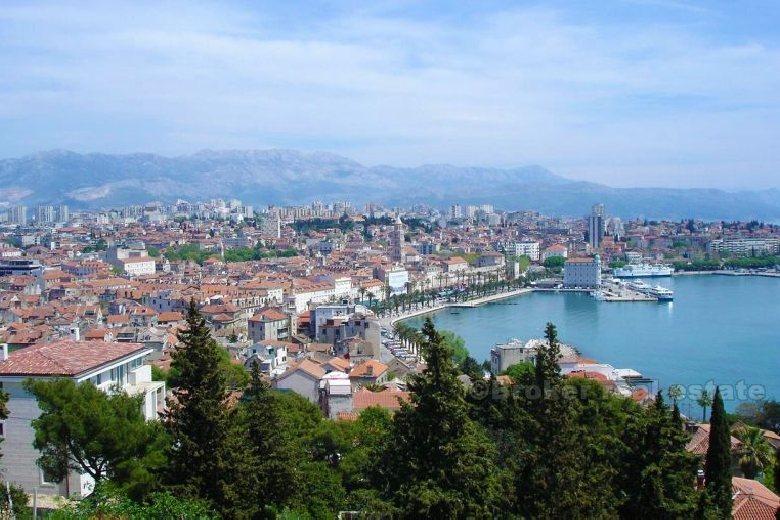 město Split, třípokojový byt