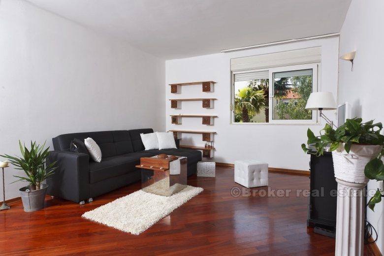 byen Split, moderne hus nær sentrum