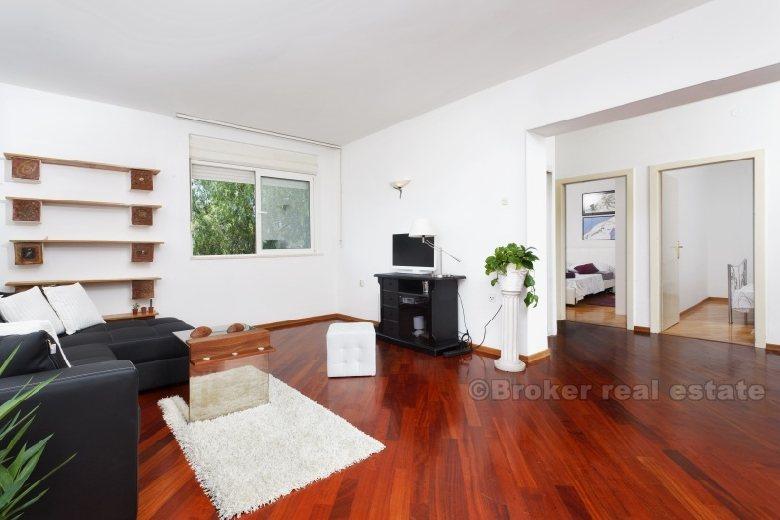 byen Split, moderne hus nær sentrum