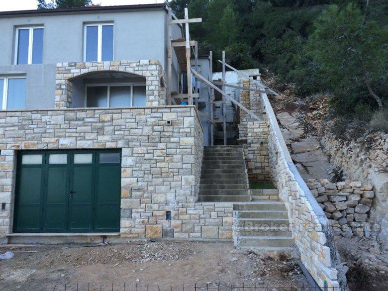 île de Korcula, maison par la mer