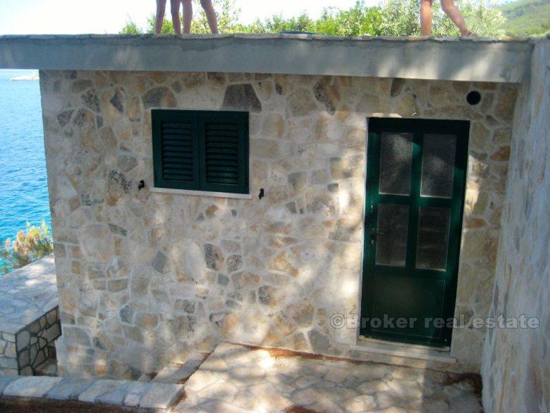 île de Korcula, maison par la mer