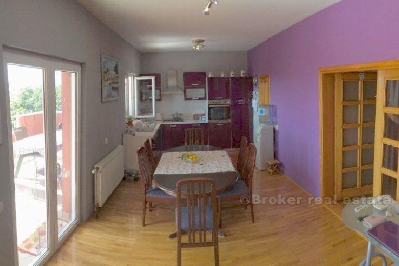 Kastela, house