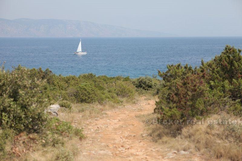 Øya Hvar, steinhus
