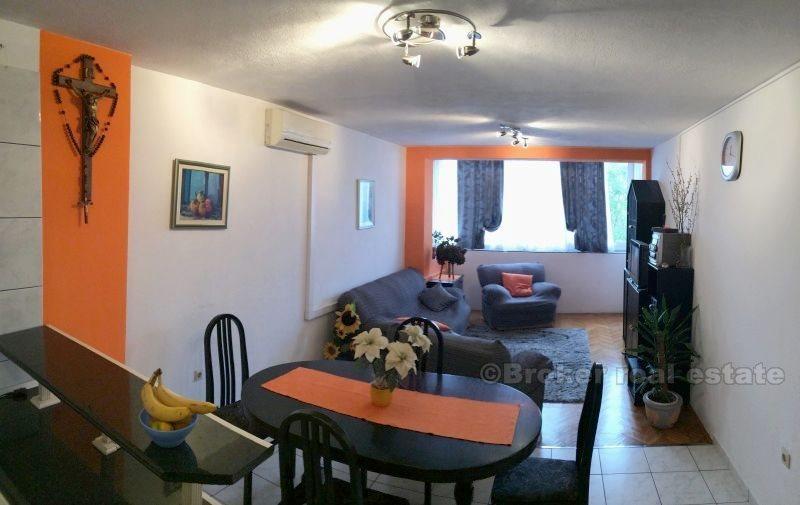 miasto Split, trzy-pokojowe mieszkanie