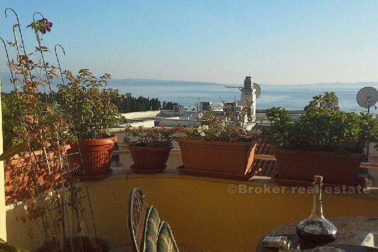 Spit, dvoetažni trosoban stan