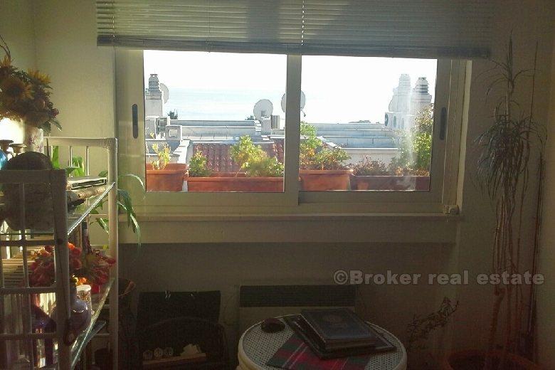 Spit, dvoetažni trosoban stan