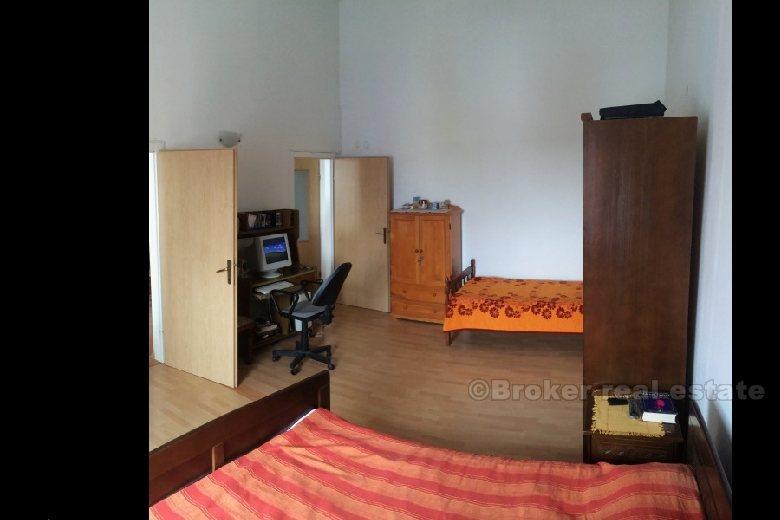 město Split, třípokojový byt