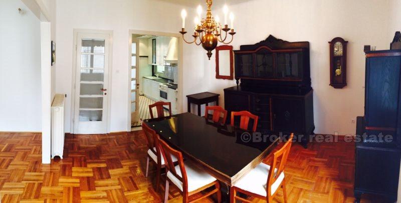 ville de Split, appartement de trois pièces