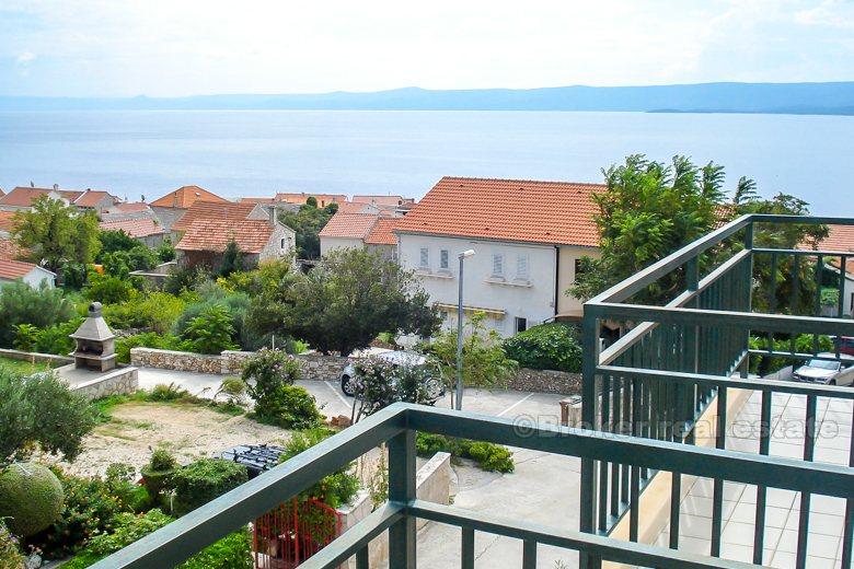 otok Brač, trosobni stan