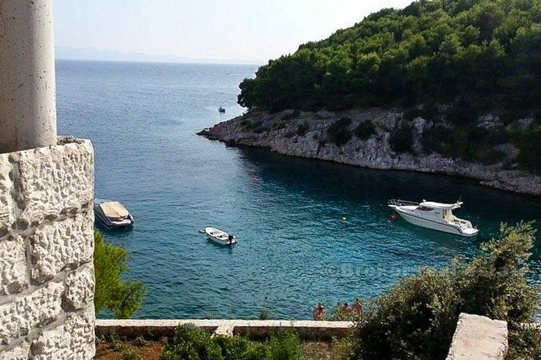 île de Brac, maison jumelée