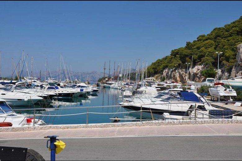 i nærheten av Makarska, uferdig ny leilighet