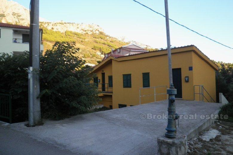 i nærheten av Makarska, uferdig ny leilighet