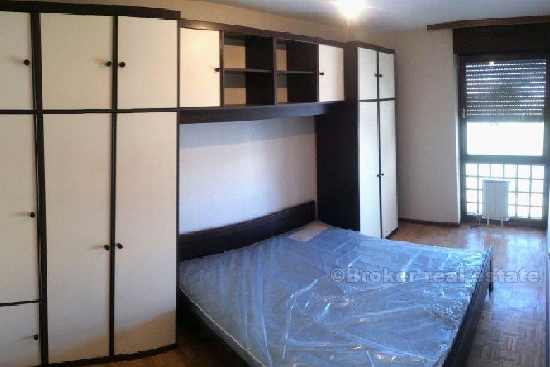 město Split, apartmán se třemi ložnicemi