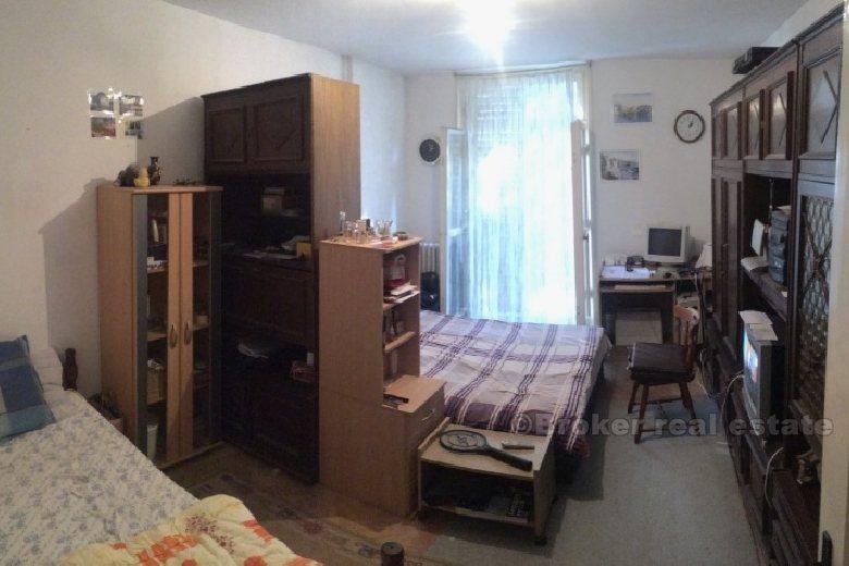 mesto Split, apartmán s tromi spálňami