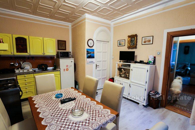 Rovinj, hus i sentrum nær sjøen