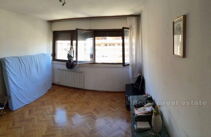 Miasto Split, komfortowy apartament z dwoma sypialniami z widokiem