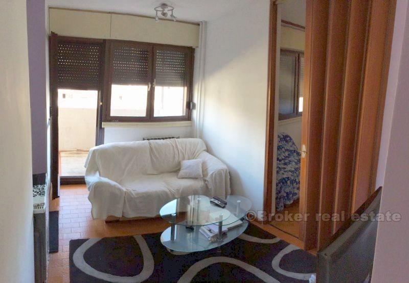 Miasto Split, komfortowy apartament z dwoma sypialniami z widokiem