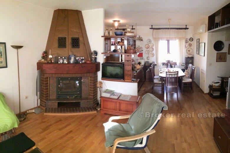 Split, komfortable Drei-Zimmer-Wohnung