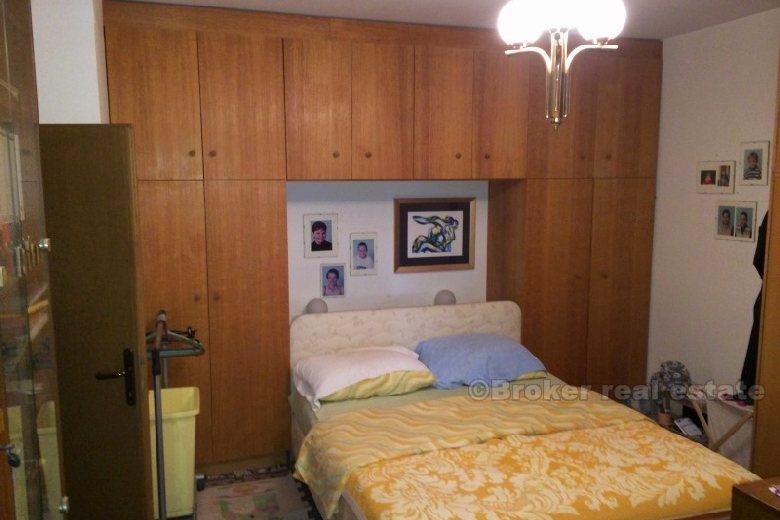 Split, komfortable Drei-Zimmer-Wohnung