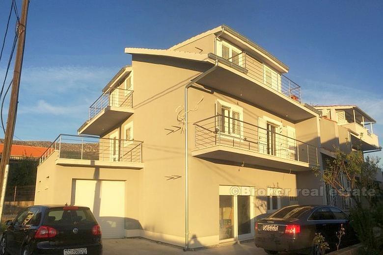 Kastela, semi-detached house