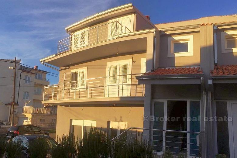 Kastela, semi-detached house