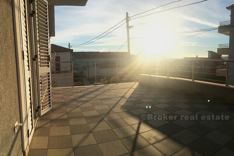 Kastela, semi-detached house