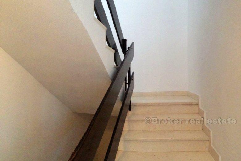 Podstrana, dvojdom
