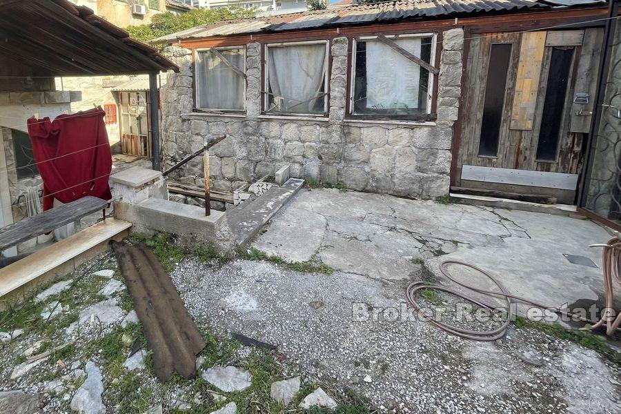 mesto Split, rodinný kamenný dom