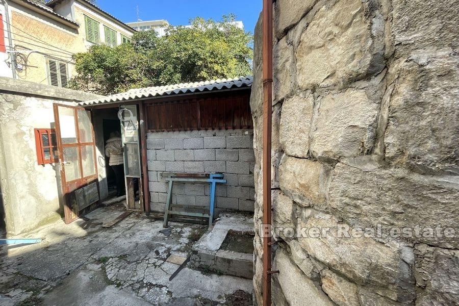 mesto Split, rodinný kamenný dom