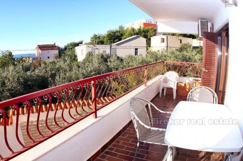 blizu Splita, moderan dvoetažni stan