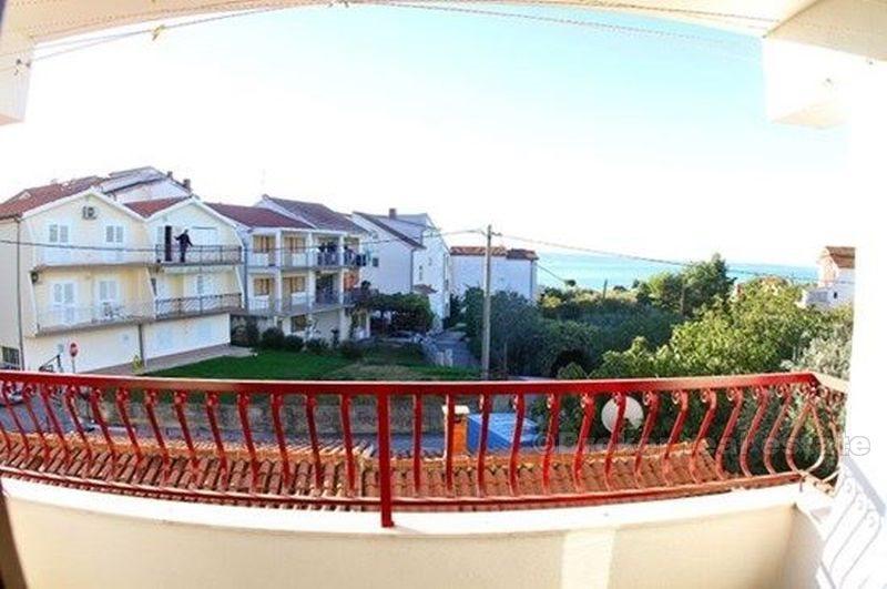 blizu Splita, moderan dvoetažni stan