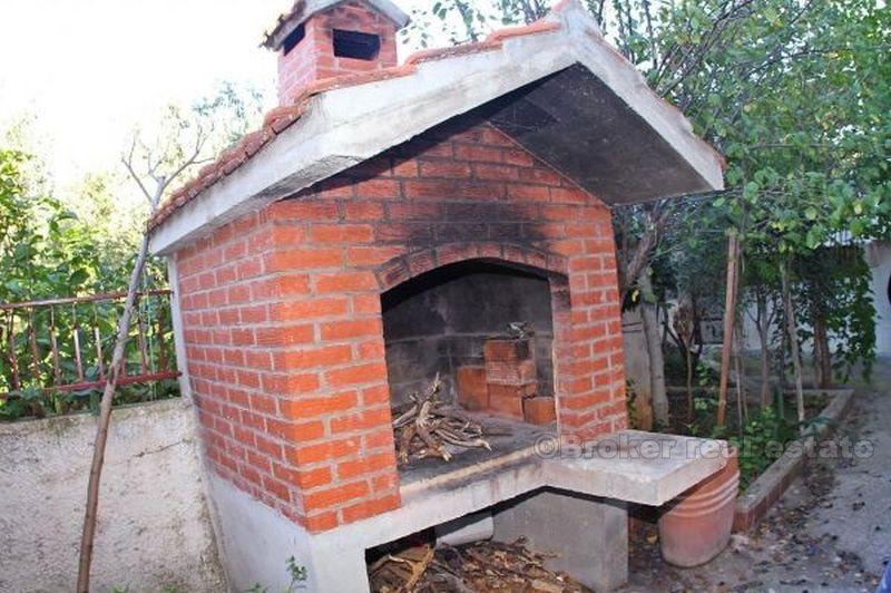 blizu Splita, moderan dvoetažni stan