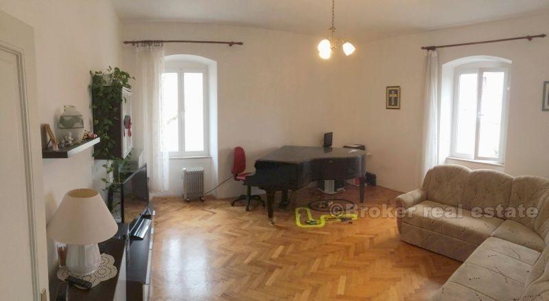 město Split, čtyři ložnice byt