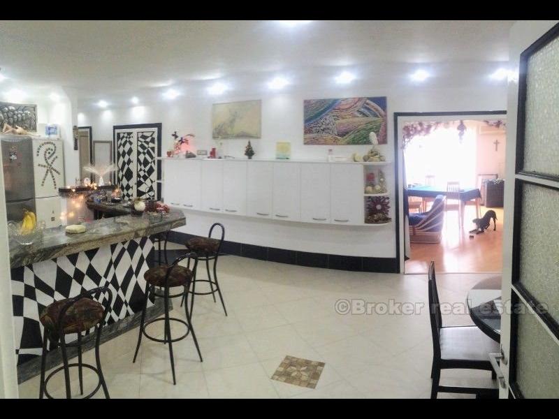 miasto Split, Apartament z czterema sypialniami