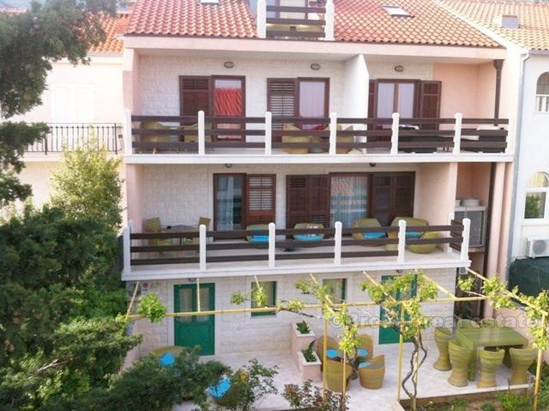 ön Brac, lägenhet villa