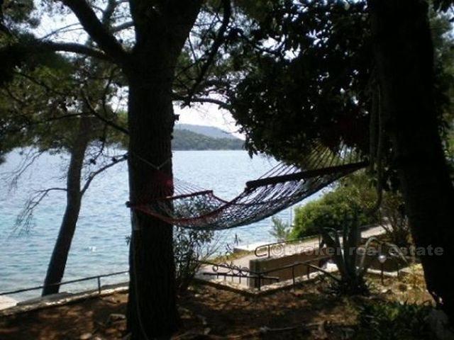 ostrov Lastovo, mořská přední dům