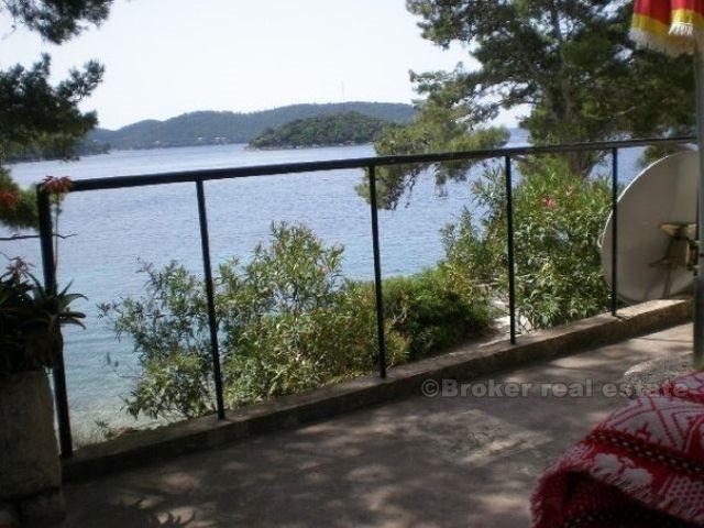 ostrov Lastovo, mořská přední dům