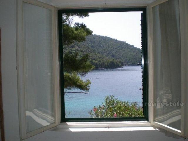 ostrov Lastovo, mořská přední dům