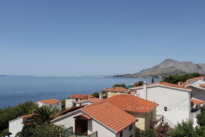 Omis. Villa su 3 piani