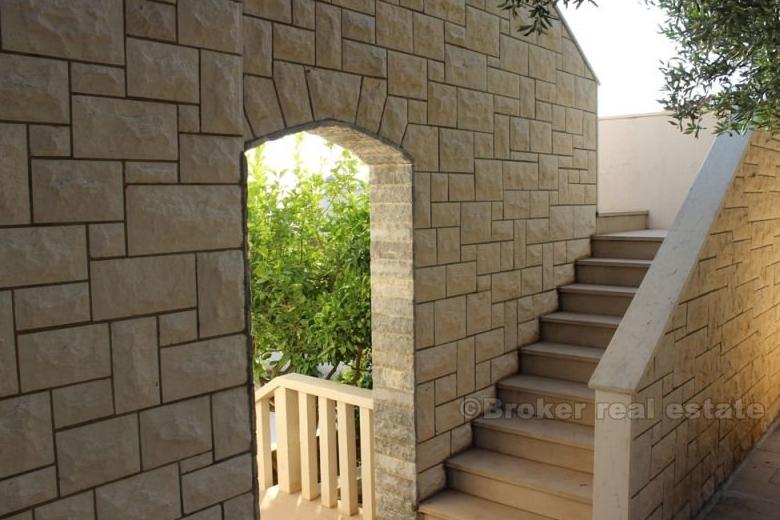 Omis. Villa su 3 piani