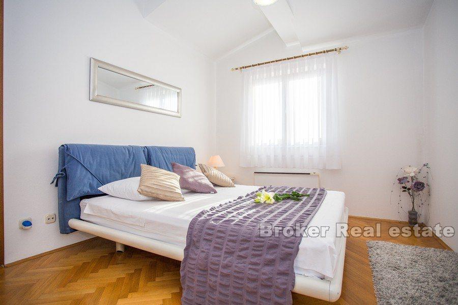 Split - Meje, elegantný strešný apartmán s 3 spálňami