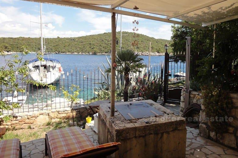 île de Solta. Maison mitoyenne