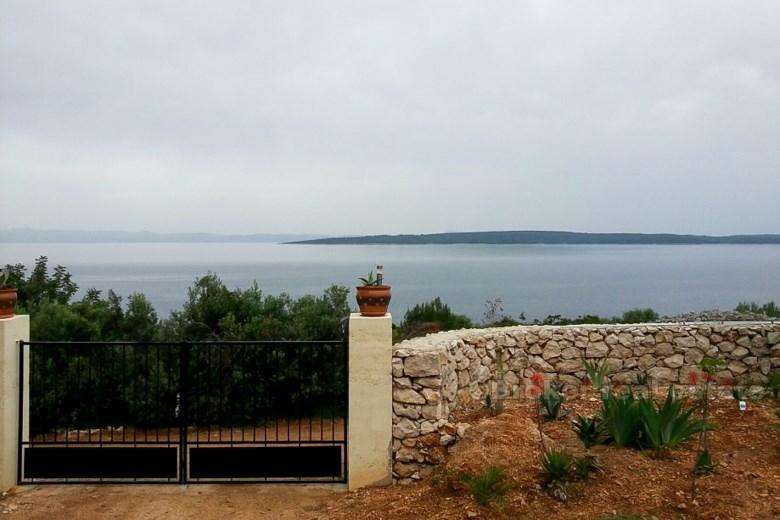 ostrov Hvar. Dva domy