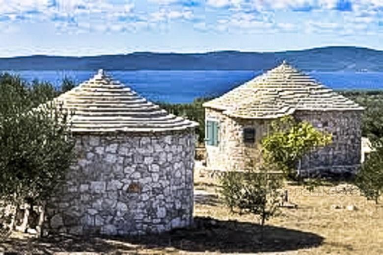 остров Брач 2 дома