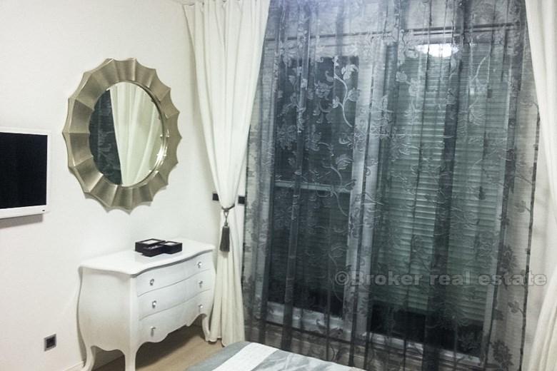 Podział miasta. Apartament z trzema sypialniami