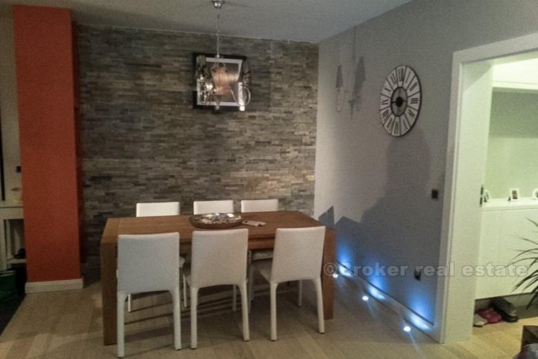 Podział miasta. Apartament z trzema sypialniami