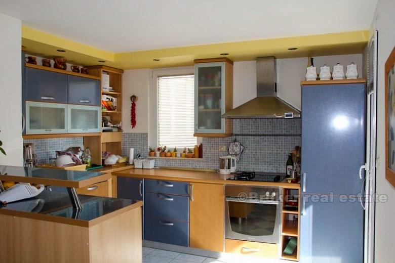 Split, stan od 93 m2