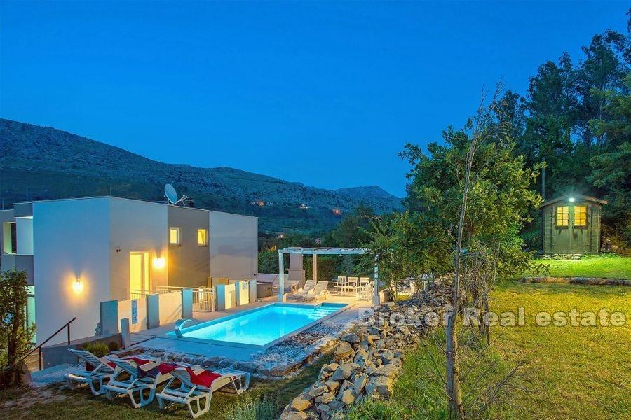 Nær Split - Villa på en romslig tomt